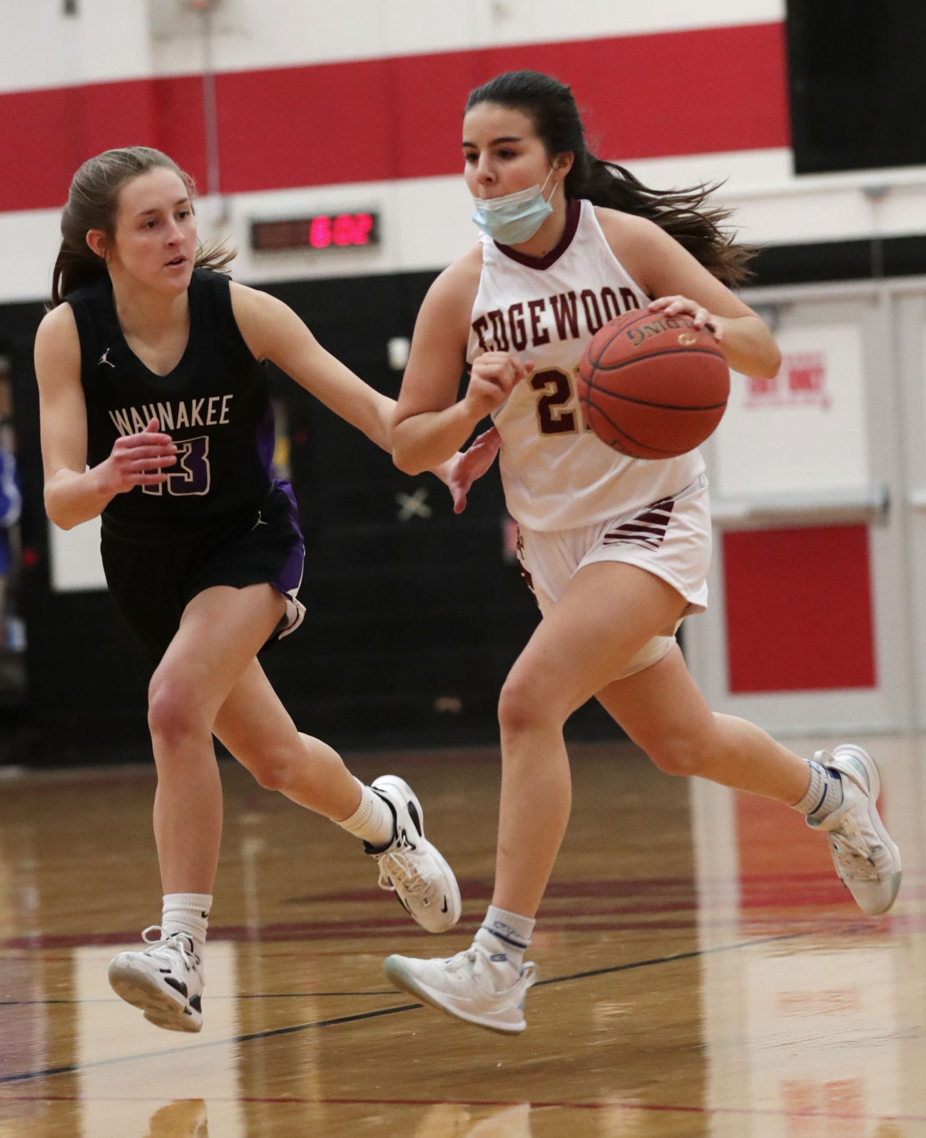 20220115_09_Edgewood_Waunakee_0174_AJA-01152022221752